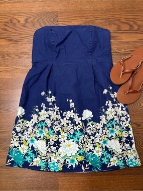 Old Navy Strapless Dress in Navy Blue with a teal & white floral pattern size 16